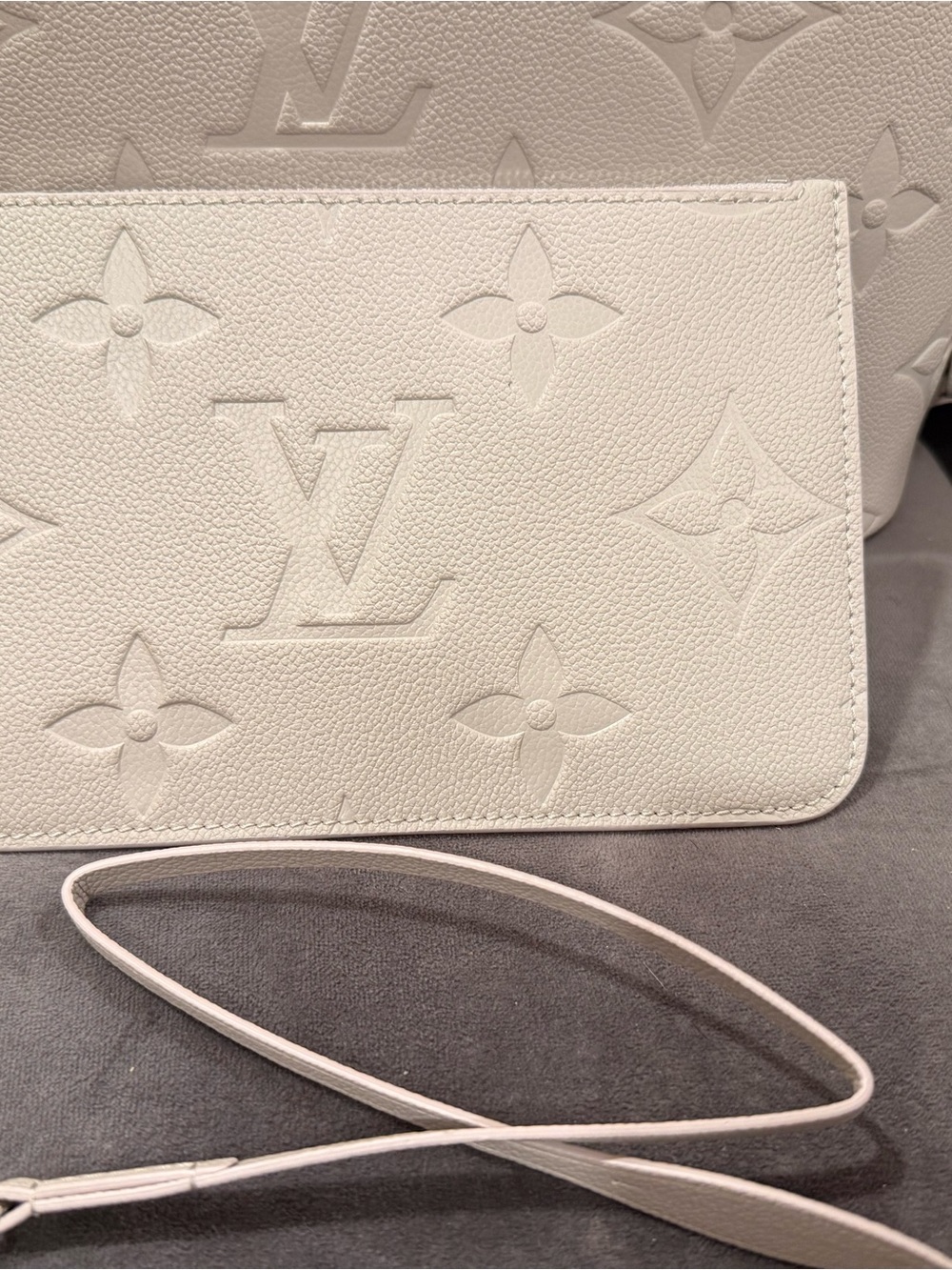 Louis Vuitton Embossed Monogram BRUME
Pouch